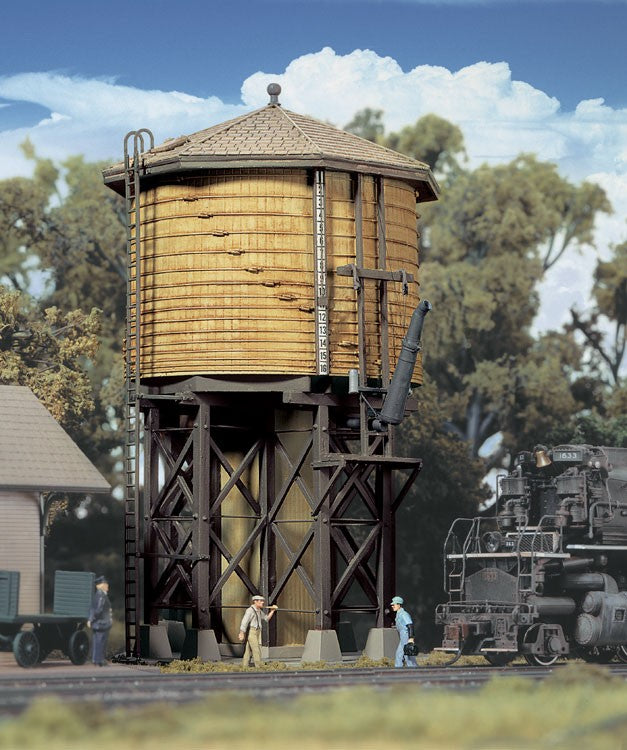 Walthers Cornerstone HO Scale Building/Structure Kit Wood Water Tank Assembled