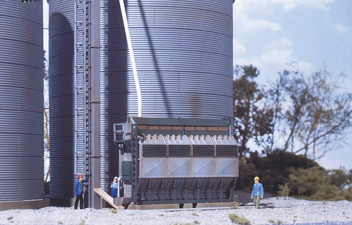 Walthers Cornerstone Grain Dryer, 8, Grey