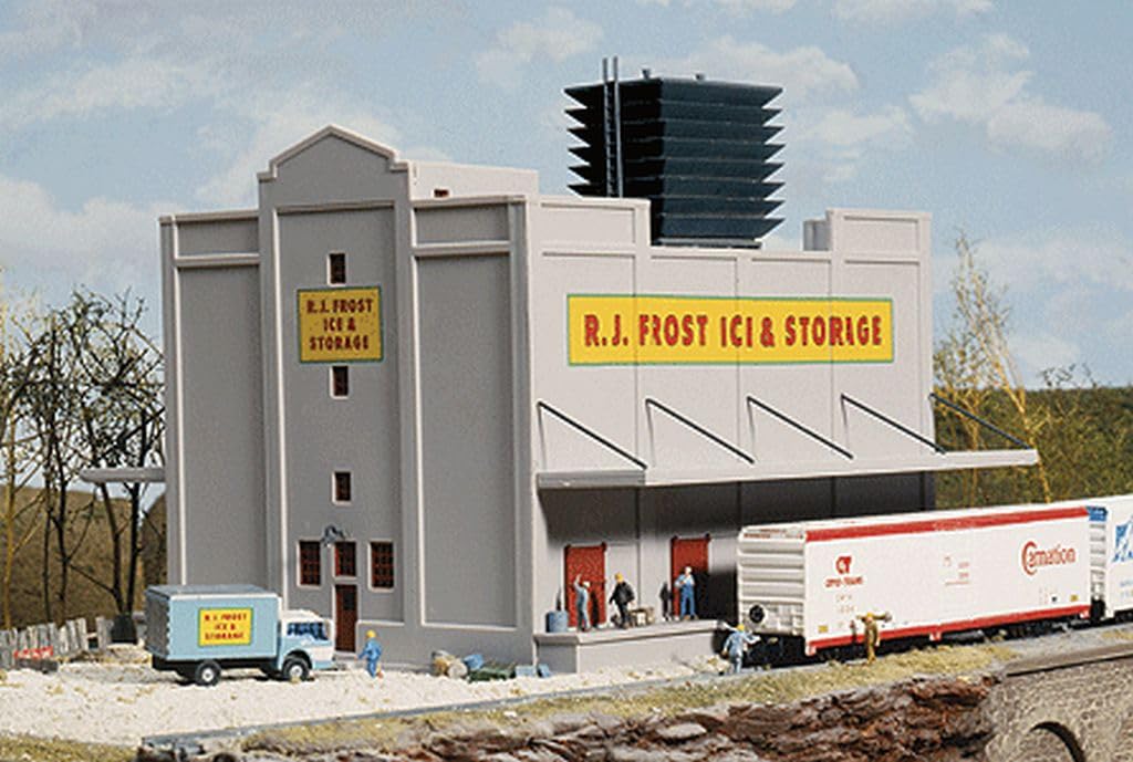 Walthers-R. J. Frost Ice & Storage -- Kit - 7-1/4 x 7-1/4 x 5" 18.4 x 18.4 x 12