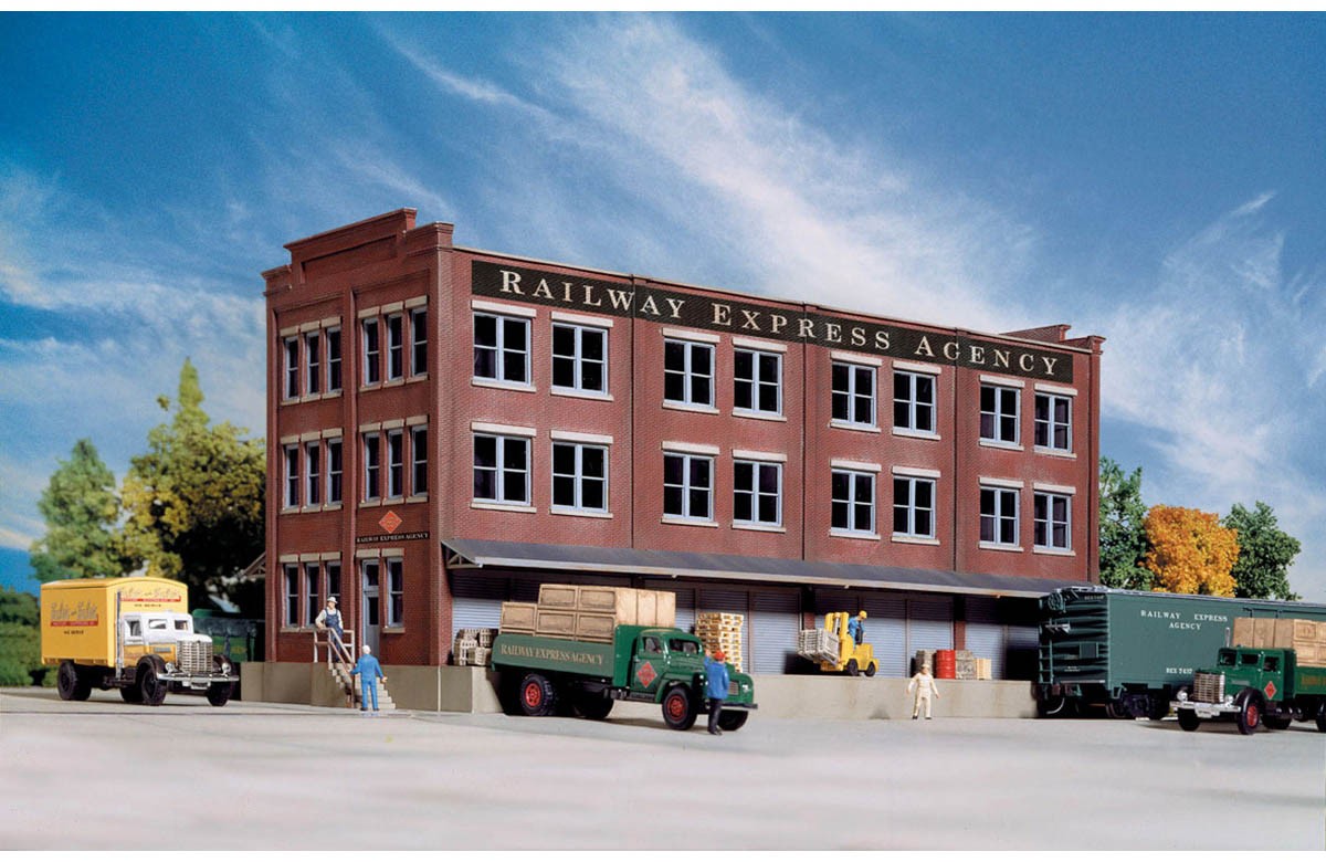 Walthers Cornerstone HO Scale Building/Structure Kit REA Transfer Building