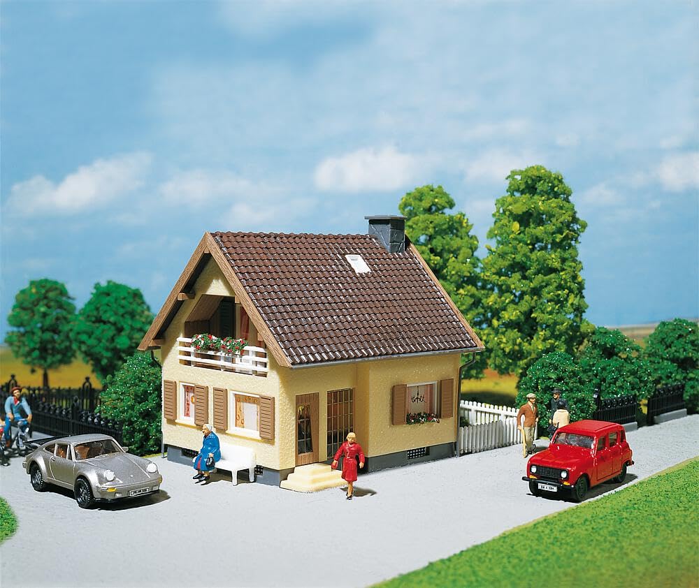 Faller 130205 1.5-Story Stucco House HO Scale Building Kit