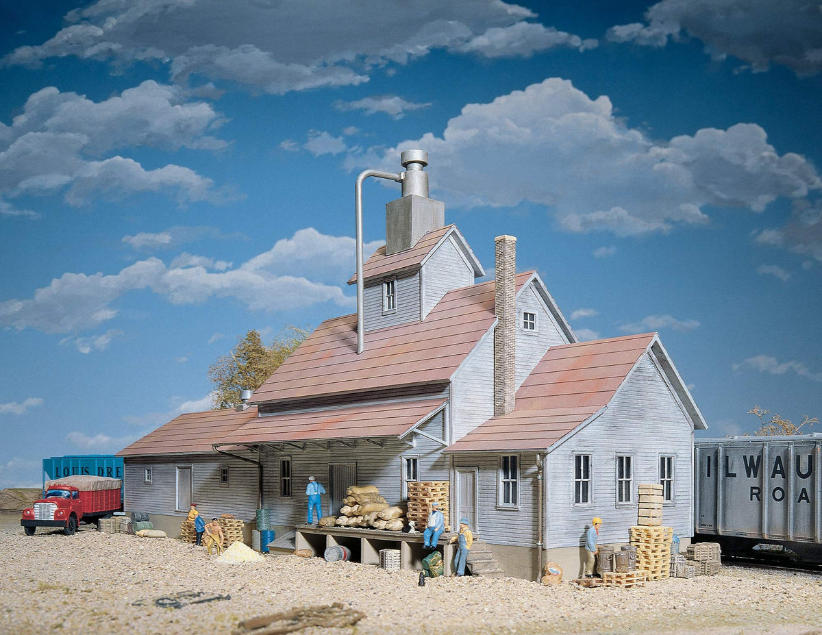 Walthers Cornerstone Series Kit HO Scale Sunrise Feed Mill