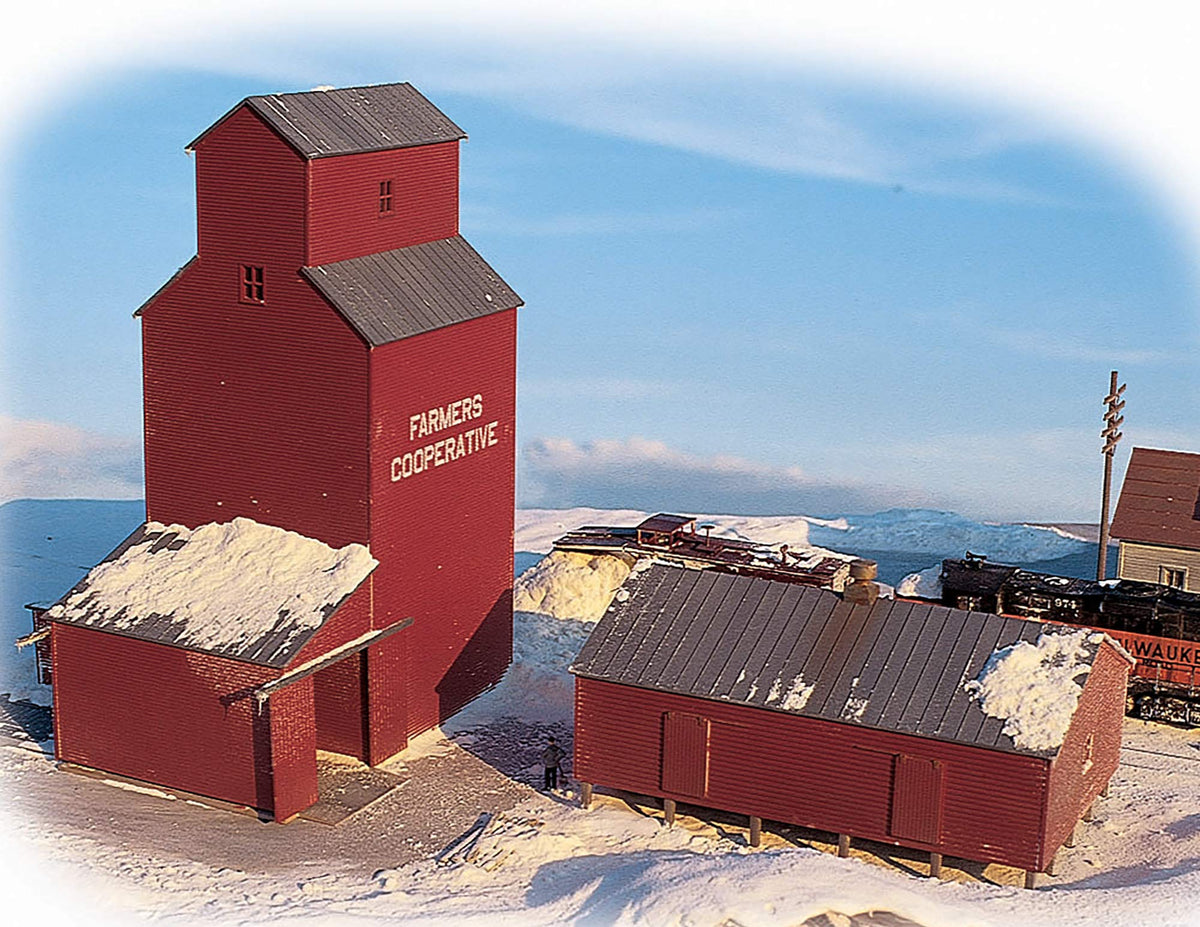 Walthers Cornerstone Farmer's Co-op Rural Grain Elevator 933-3238 N Scale Model Railroad - Structure Kit