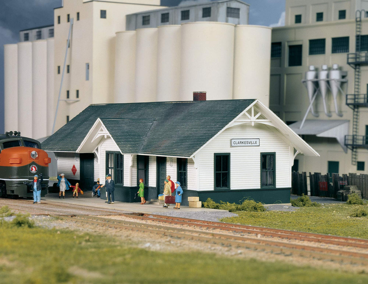 Walthers Cornerstone Clarkesville Depot 933-3240 N Scale Model Railroad - Structure Kit
