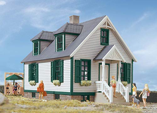Walthers Cornerstone Lake Forest Cottage with Accessory