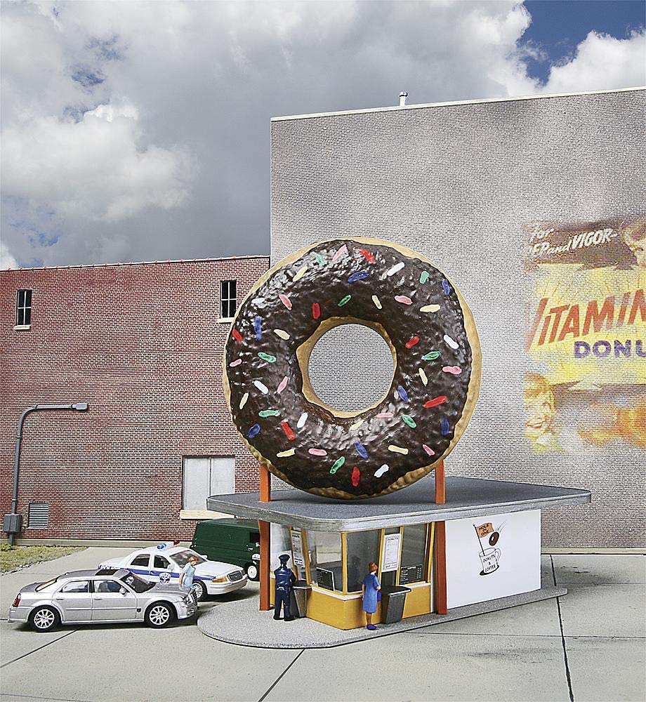 Walthers Cornerstone Hole-In-One Donut Shop